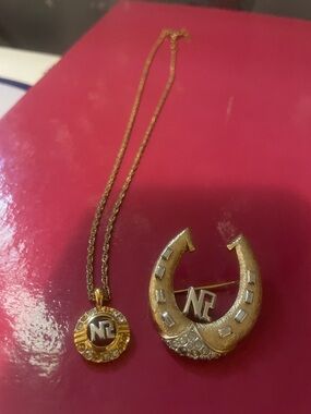 Nina Ricci Horseshoe Pendant Necklace and Brooch Set - Gold plated, vintage